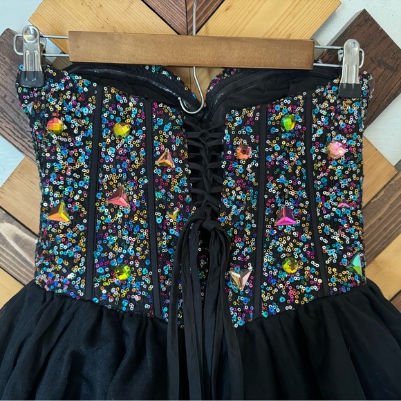 Narianna SemiFormal Dress size XSmall - Picture 2 of 5